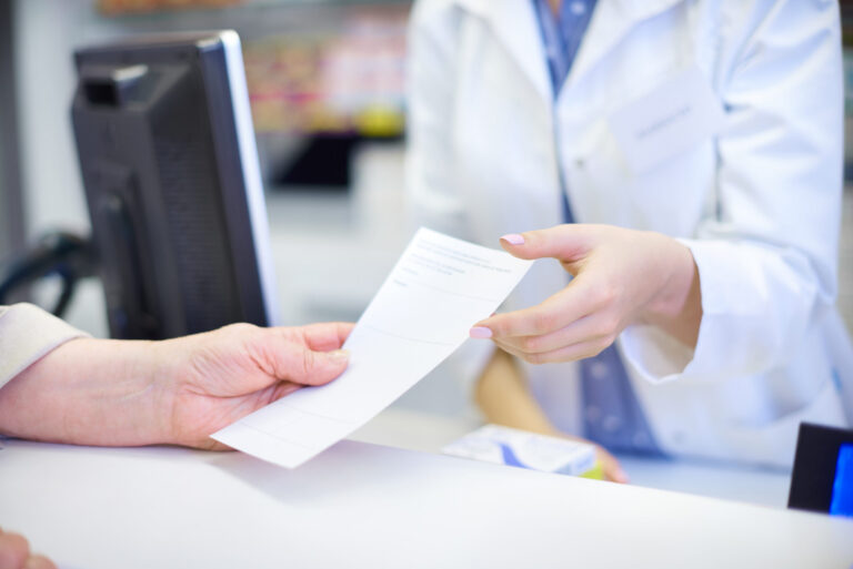 La importancia de seguir la receta médica y evitar la automedicación